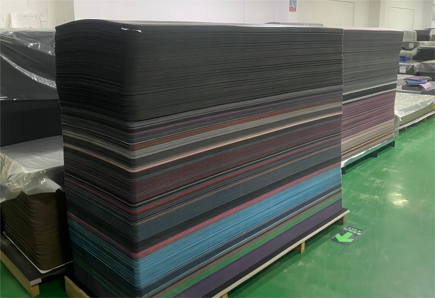 Colored Natural Rubber Yoga Mats Picture