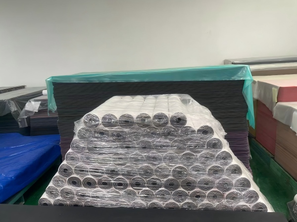 White Paper Roll Yoga Mat Packaging